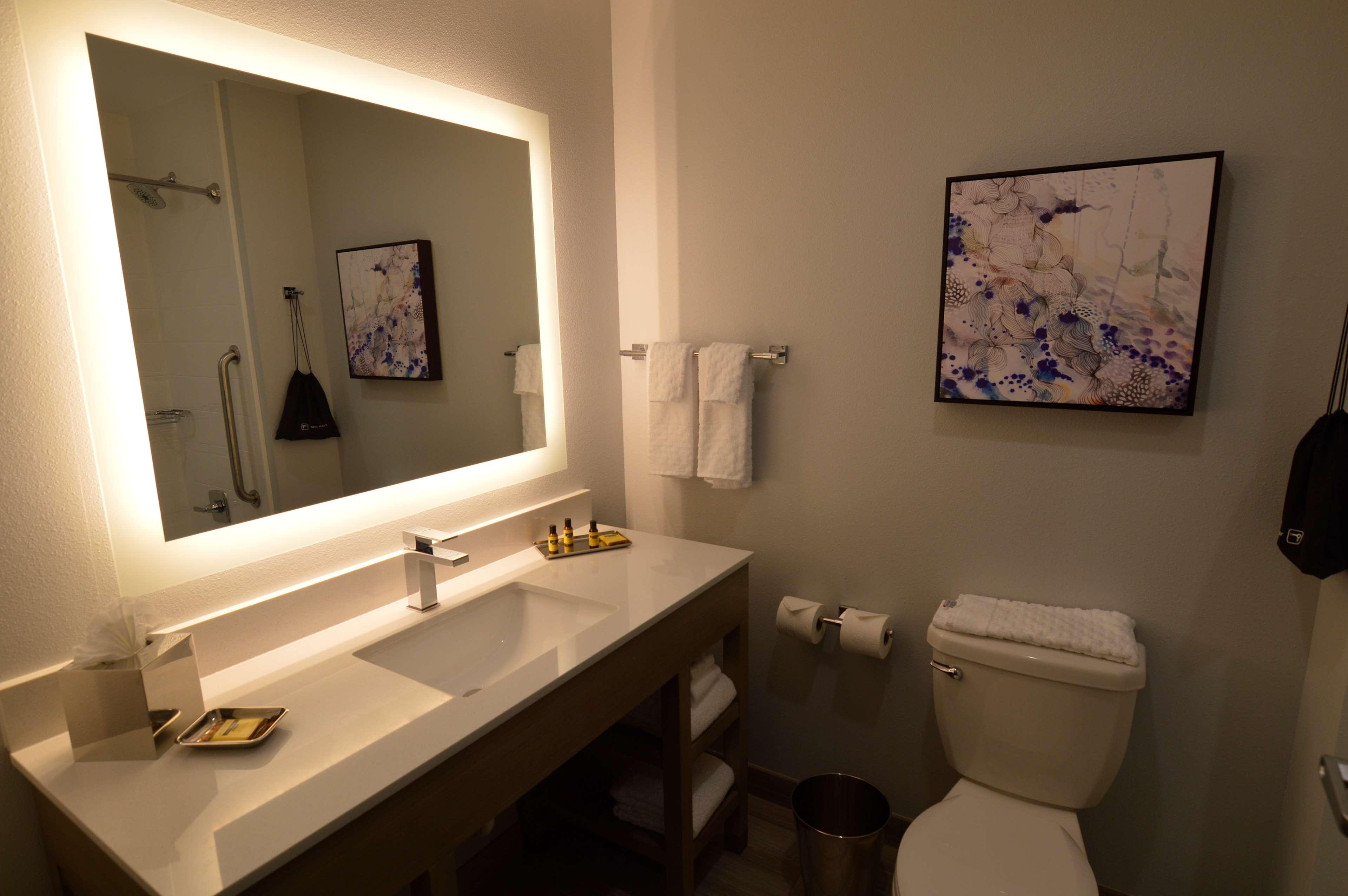 Best Western Plus Executive Residency Oklahoma City I-35 Екстериор снимка