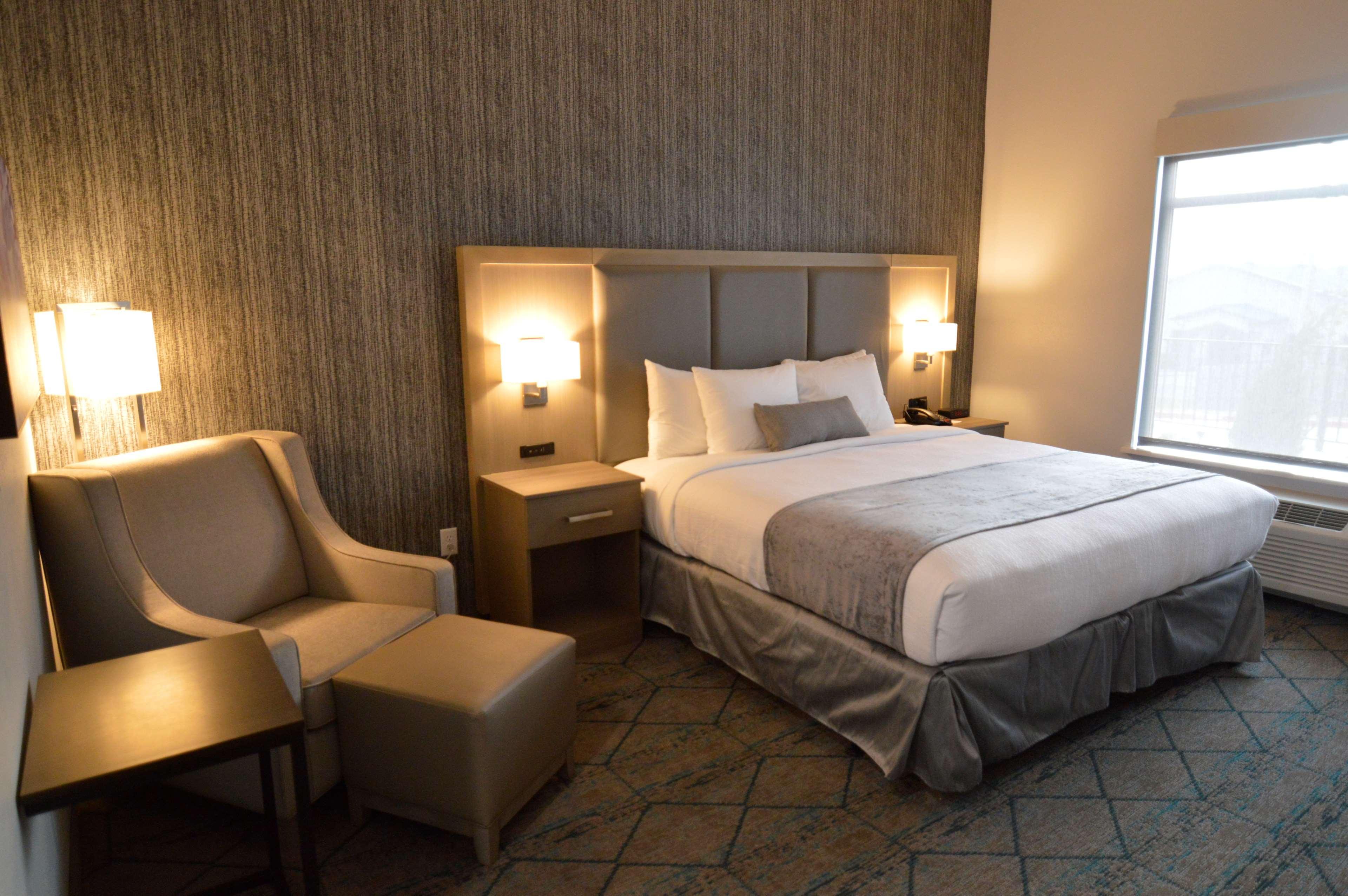 Best Western Plus Executive Residency Oklahoma City I-35 Екстериор снимка