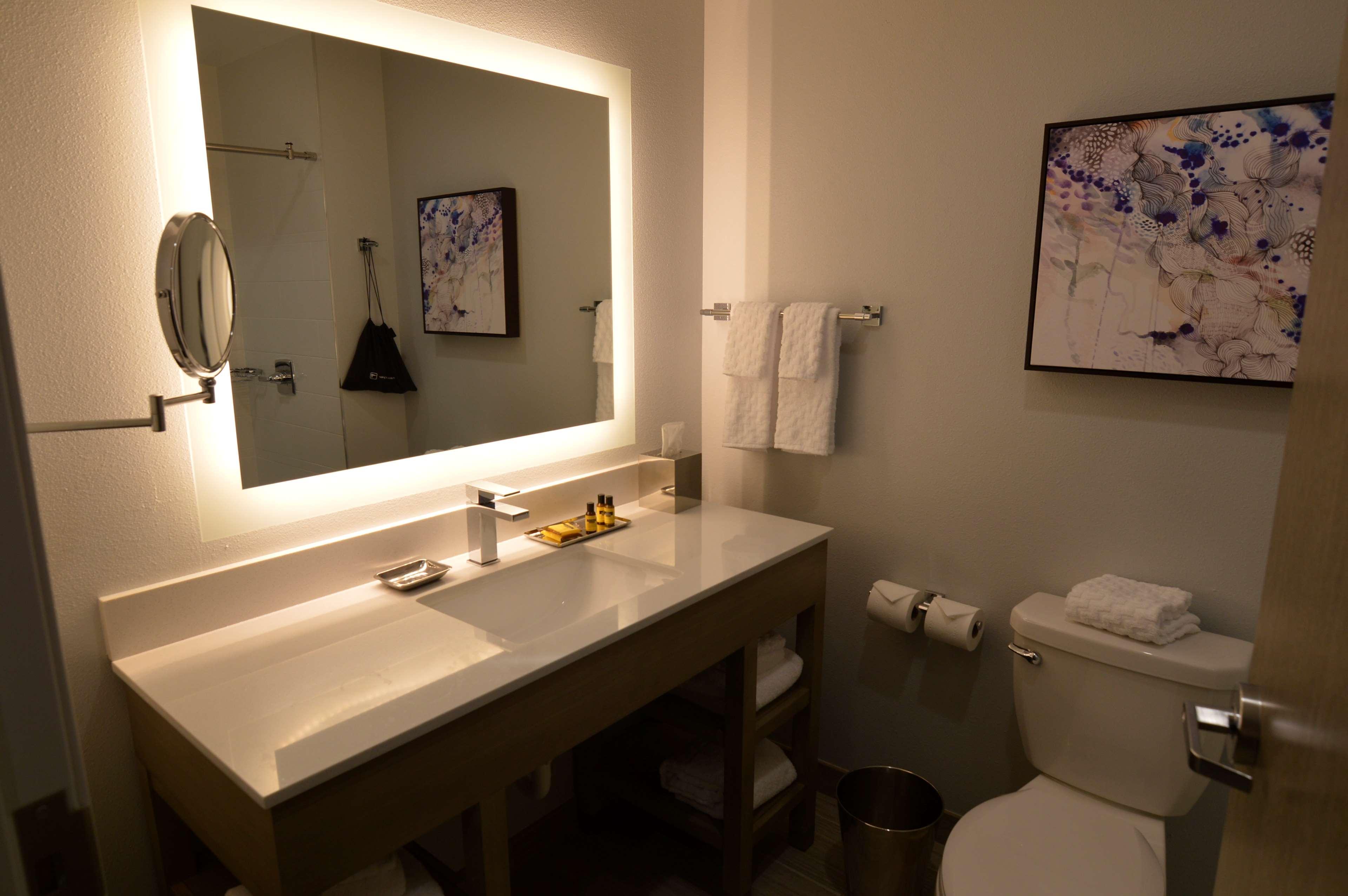 Best Western Plus Executive Residency Oklahoma City I-35 Екстериор снимка