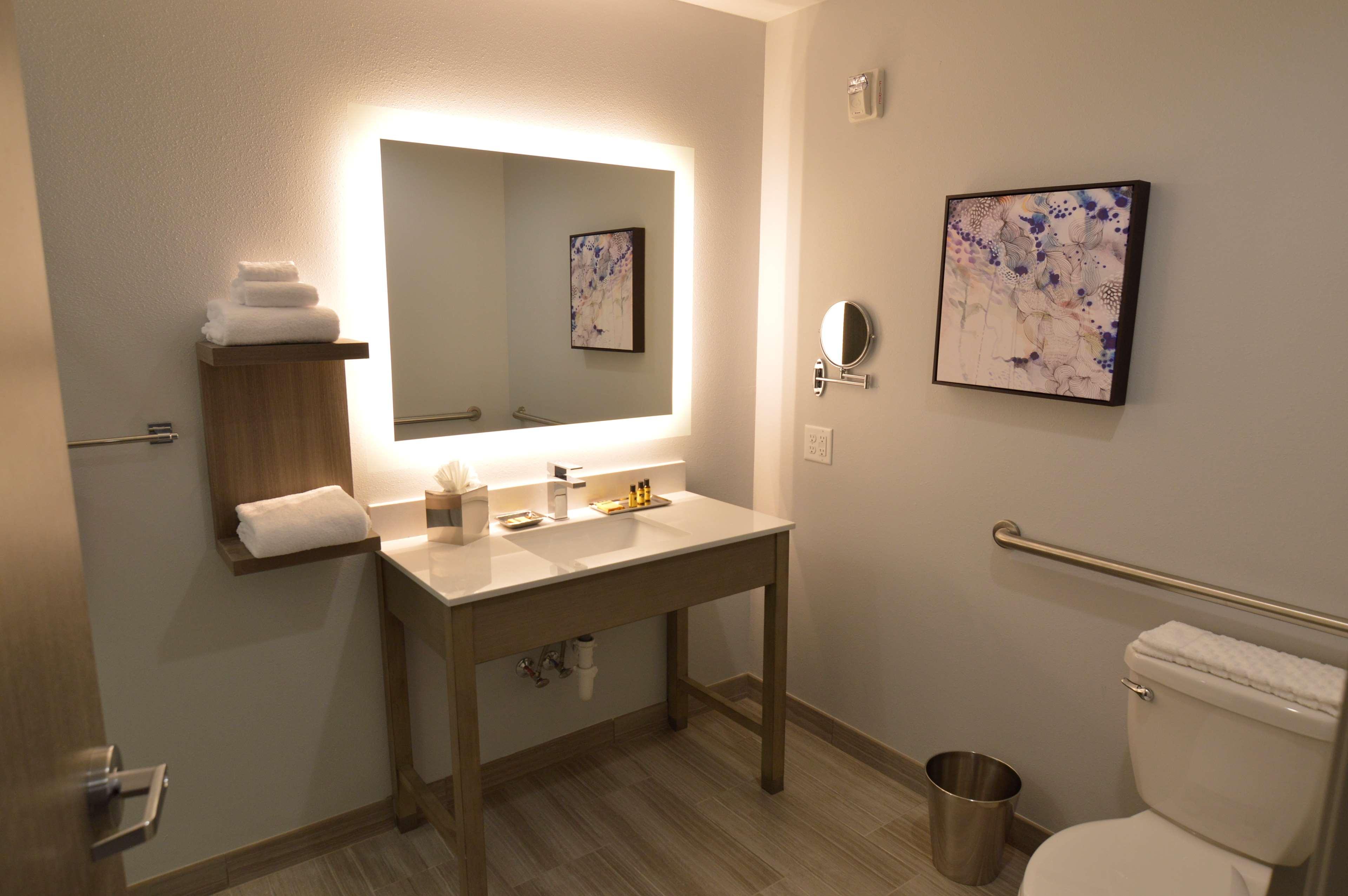 Best Western Plus Executive Residency Oklahoma City I-35 Екстериор снимка