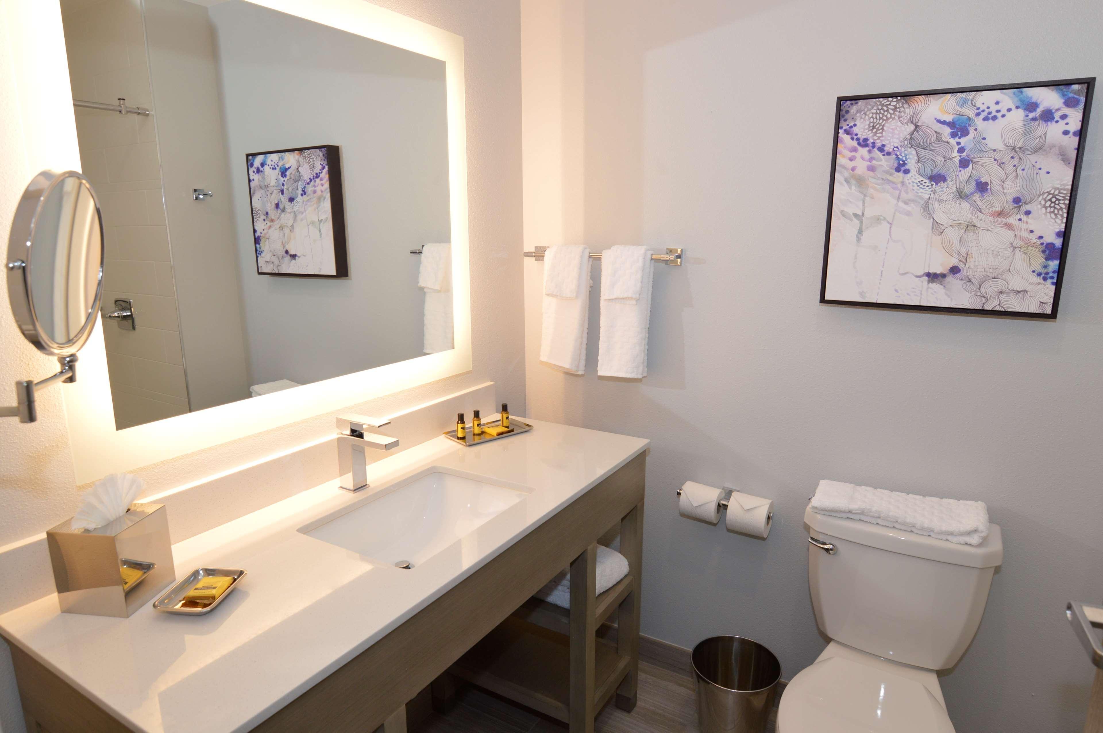 Best Western Plus Executive Residency Oklahoma City I-35 Екстериор снимка