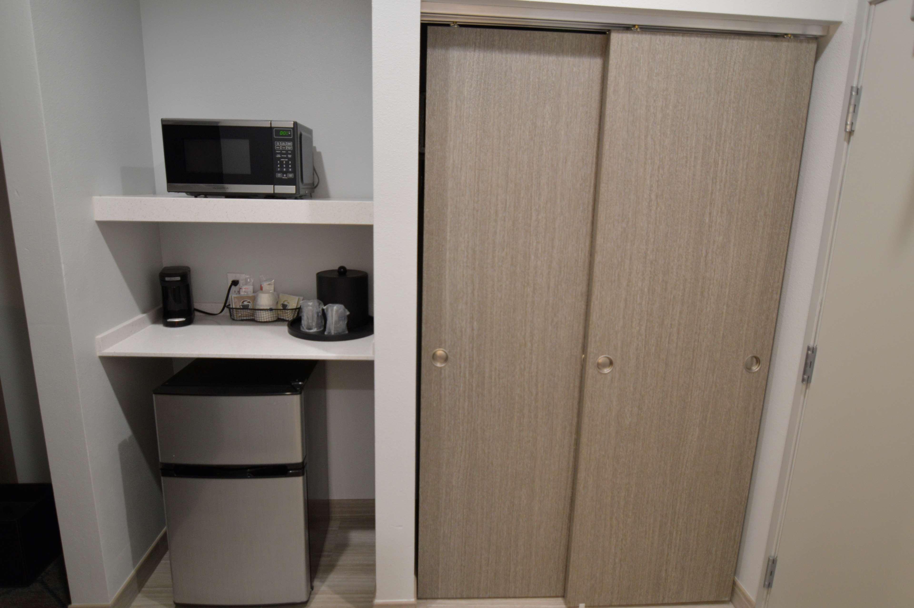 Best Western Plus Executive Residency Oklahoma City I-35 Екстериор снимка