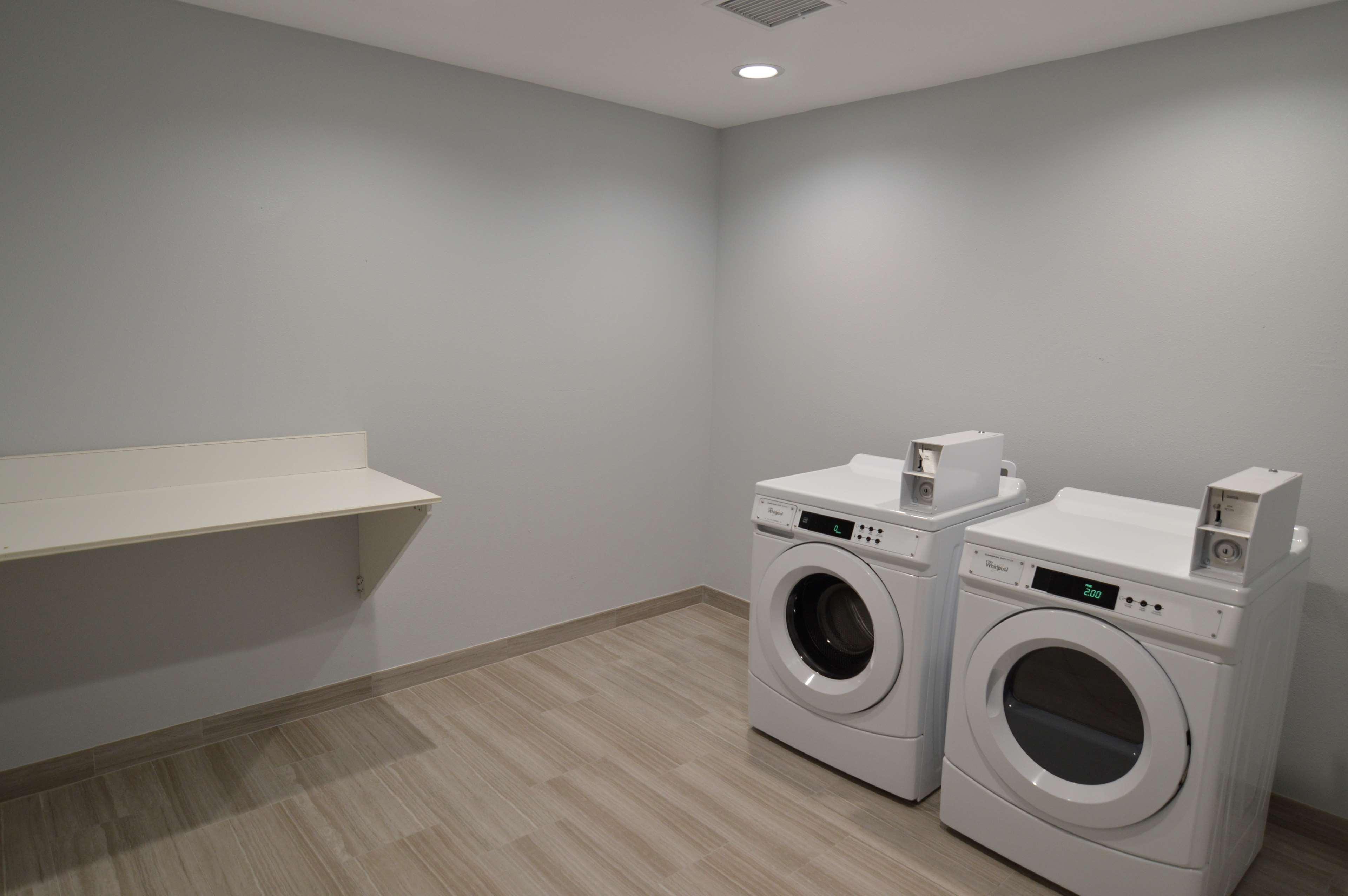 Best Western Plus Executive Residency Oklahoma City I-35 Екстериор снимка